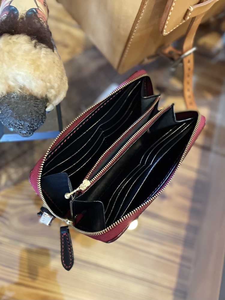 NEW laund zipp　　　ストックレザー(エイ革)ダークレッド・牛革ブラック